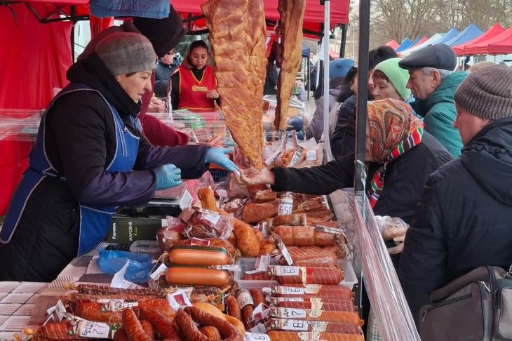 В Саках проверили качество продуктов на ярмарке