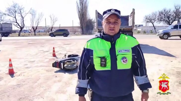 Под Симферополем мопедист влетел в "КамАЗ"