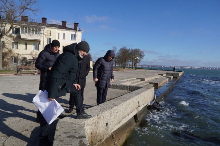 Ограждения из морской стали, отбойные стены станут выше: как будет выглядеть новая набережная Керчи