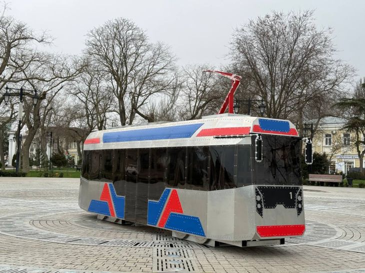 Новую инсталяцию установили на набережной им. Терешковой в Евпатории