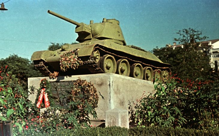 Симферополь отмечает годовщину освобождения