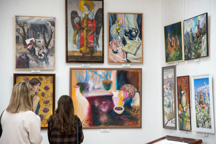 В Симферополе открылась выставка «VI Триеннале молодых художников»