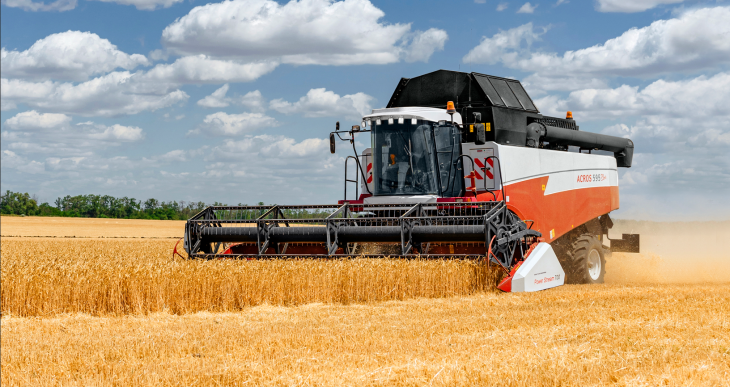 Ростсельмаш — надежный тыл крымских хлеборобов