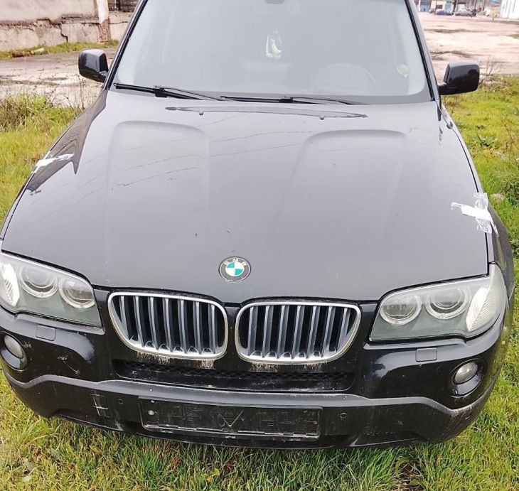 Житель Нижнегорского района хранил марихуану под капотом машины